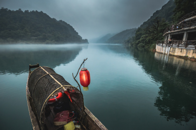 郴州东江湖捕鱼老人