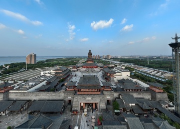 江苏苏州华谊兄弟电影世界武则天巨型雕像