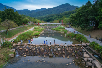 粤港澳大湾区华南广东深圳罗湖区绿道风光