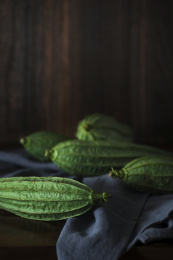 新鲜美味营养健康的丝瓜食材