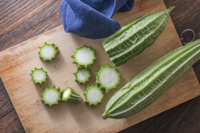 新鲜美味营养健康的丝瓜食材