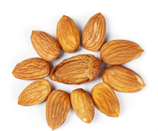 白底上的巴旦木