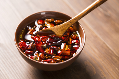 一碗气味芳香辣味浓郁的辣椒油