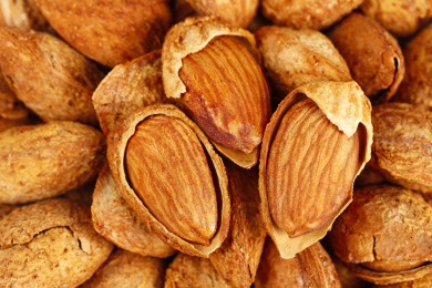 深底上的扁桃仁