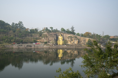 重庆荣昌万灵古镇湖边公园