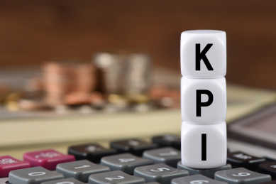 计算器上的字母积木KPI，关键绩效指标