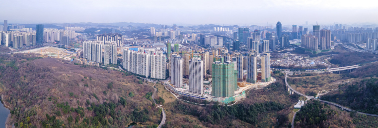 航拍贵阳观山湖区房地产