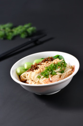 一盘四川成都美食担担面