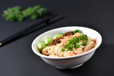 一盘四川成都美食担担面