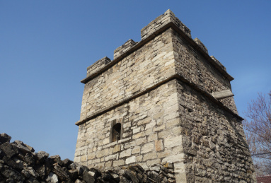 山东枣庄山亭区桑村镇贾庄村清末年代的古炮