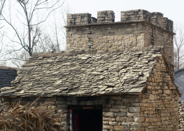 山东枣庄山亭区桑村镇贾庄村清末年代的古炮