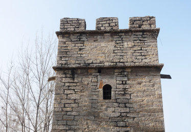 山东枣庄山亭区桑村镇贾庄村清末年代的古炮