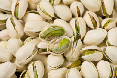 剥开的开心果特写