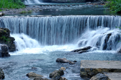 天意谷迎宾瀑布
