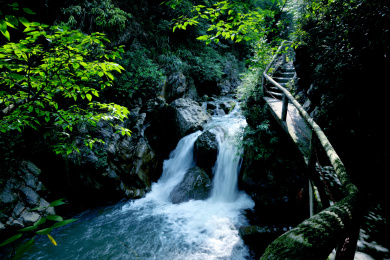 天意谷白龙峡谷