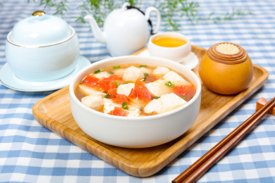 家常汤菜美食番茄鱼丸豆腐汤