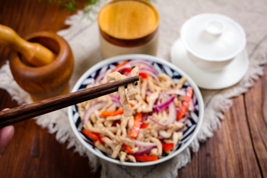 家常小炒菜肴洋葱炒里脊肉丝