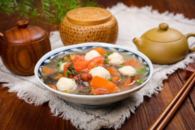 美味家常菜紫菜煮鱼丸汤