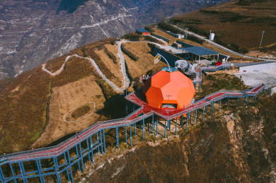 中国四川阿坝州汶川无忧花果山风景图