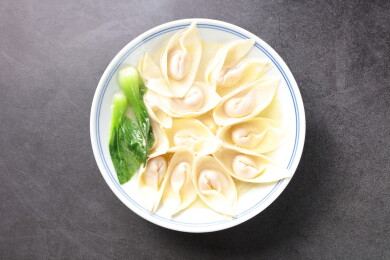 大碗里的鸡汤抄手清汤抄手混沌