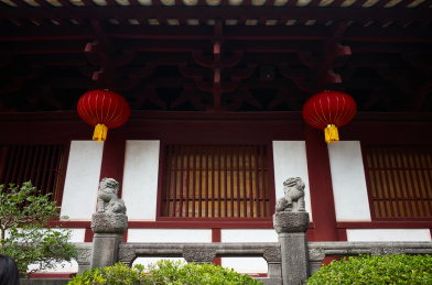 广东省广州市光孝寺大雄宝殿的石狮栏杆