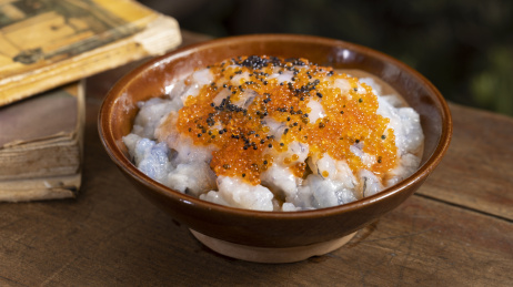 盘子里的汤锅重庆火锅菜品鱼籽虾滑