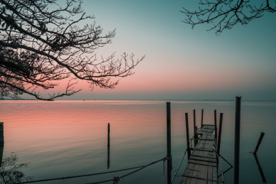 上海淀山湖渔村落日