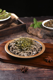 深底上的烧椒酱