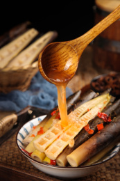 一盘香辣味手剥笋