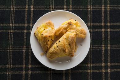 香甜可口营养美味的榴莲酥