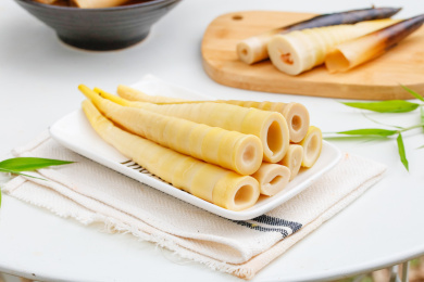 一盘老汤味手剥笋