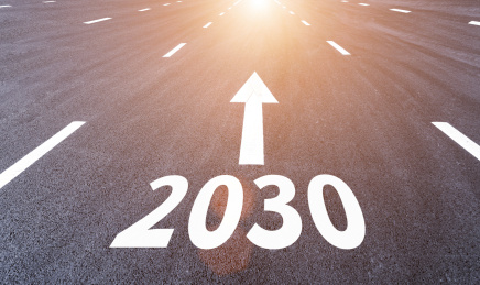 朝阳洒满2030前进方向的道路