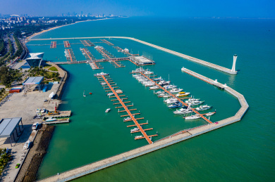 航拍海南海口市国家帆船基地公共码头泊位