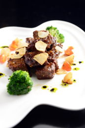 蒜香小牛肉