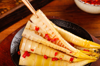 深底上的手剥笋