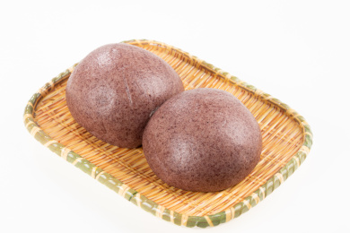 杂粮面黑米面馒头  