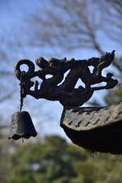 飞檐翘角龙形装饰铃