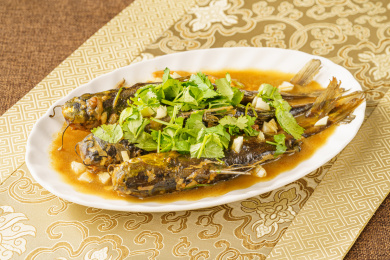 中国东北地方特色家常菜酱烧嘎牙鱼