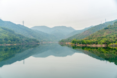 深圳福田区梅林水库自然景观