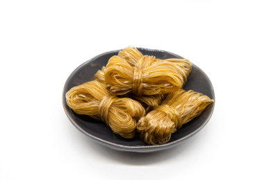 白背景火锅涮菜红薯粉丝