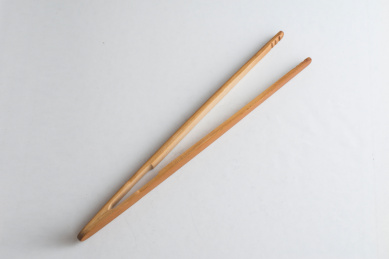 传统手工制作的竹制茶夹镊子