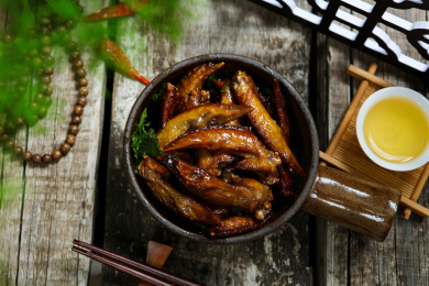 烧烤美食油炸鸡翅尖