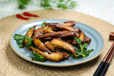 烧烤美食油炸鸡翅尖