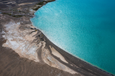 航拍中国西藏阿里别若则错湖风景