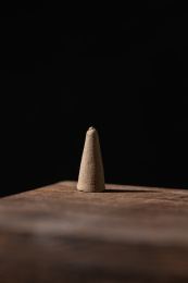 桌面上的香气四溢的塔香