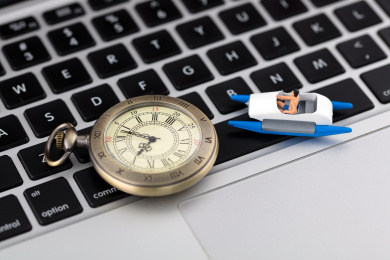 微缩创意划船互联网怀表