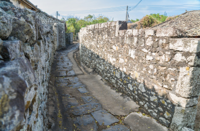 千年传统古村落海南罗驿村火山岩民居石板巷