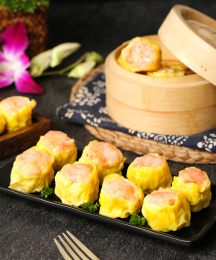 深底上的虾肉烧卖