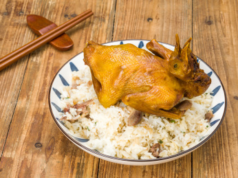 乳鸽焖饭特色美食大鸽饭