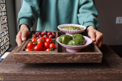 端上一盘下午茶点心